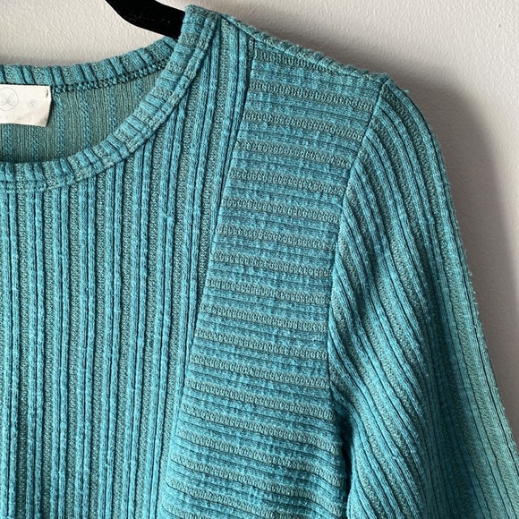 Liam & Co - twist front green sweater - Picture 3 of 10